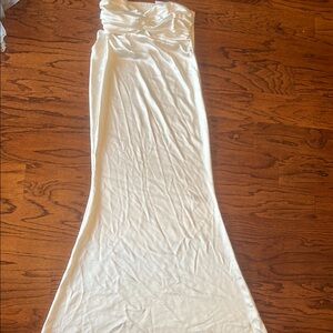 Elegant Cream Sleeveless Dress